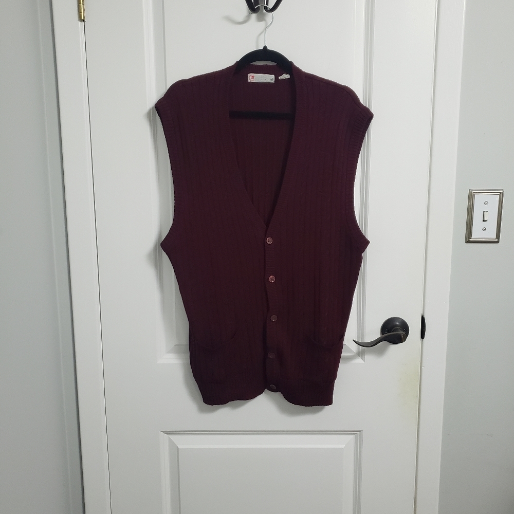 VINTAGE LUMIERE Burgundy Sleeveless Knit Vest - Picture 1 of 5